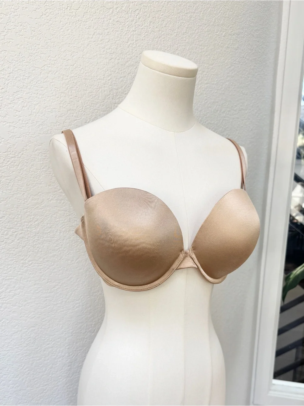 Gilligan & O’Malley Everyday Smooth Convertible Nude Bra 38C - Picture 2 of 7